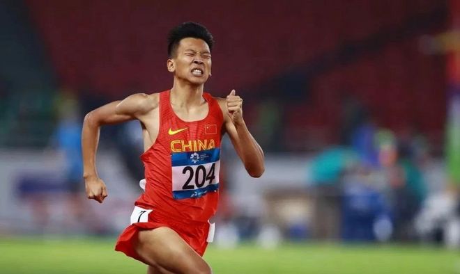 这一次他终于打破了世界纪录| 跑圈十件事