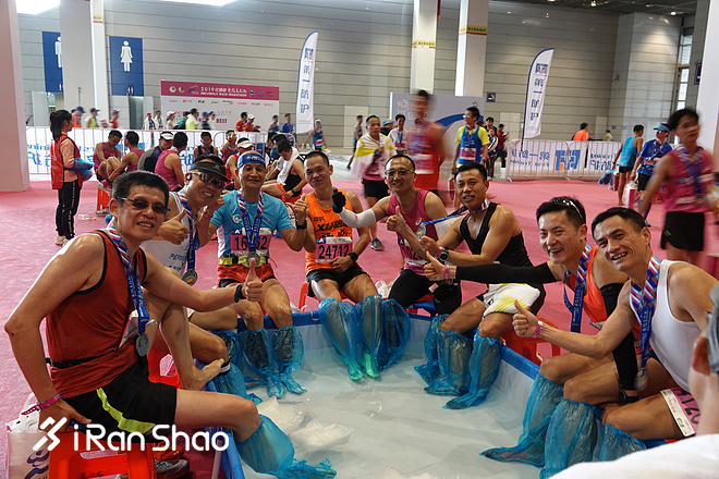 梅子黄雨时，参差三万跑者，百舸争流太湖畔丨2019无锡马拉松