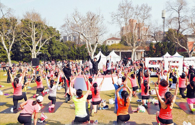 上海女子半马炸裂的少女心，下半年东方明珠下再约个全马330！