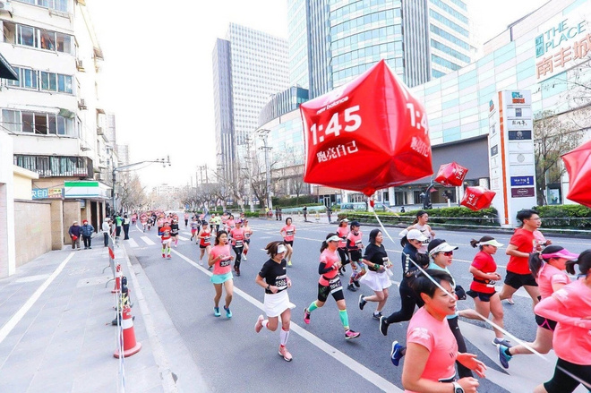 上海女子半马炸裂的少女心，下半年东方明珠下再约个全马330！