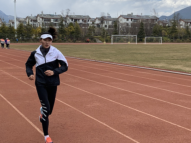 专访 | 从丑小鸭到奥运达标独苗 李芷萱与李国强师徒的马拉松进击之路