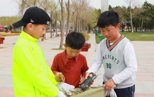 荣马Plogging沙滩公益跑 俯拾之间的改变