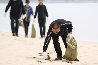 荣马Plogging沙滩公益跑 俯拾之间的改变