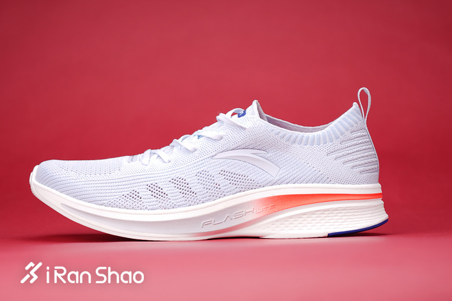 跑鞋 | “氢”舟已过万重山 FLASHLITE 安踏氢跑鞋