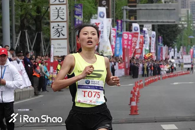 90后包揽国内前三，俄勒冈成员迎战上海钻石联赛|跑圈十件事