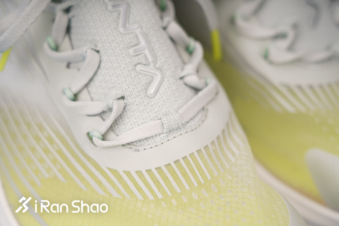 跑鞋 | “氢”舟已过万重山 FLASHLITE 安踏氢跑鞋