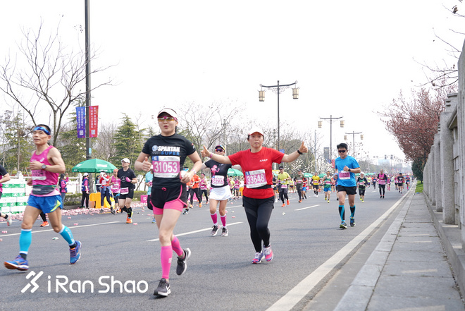 跑马十年 川内终成职业选手 | 跑圈十件事