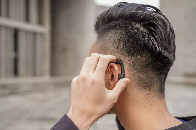 跑步时想听音乐，又不想戴耳机怎么办？用它！