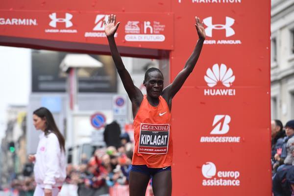 跑马十年 川内终成职业选手 | 跑圈十件事