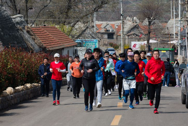 荣马训练营圆满举行，“海草房之旅”让跑友叹为观止！