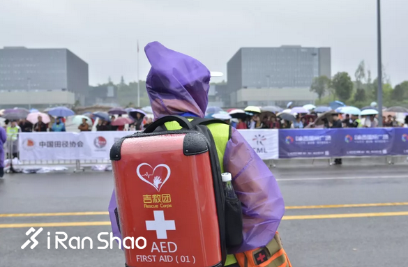 万人快闪歌颂祖国 “璧山孝子”受邀观赛丨2019璧山国际半马雨中开跑