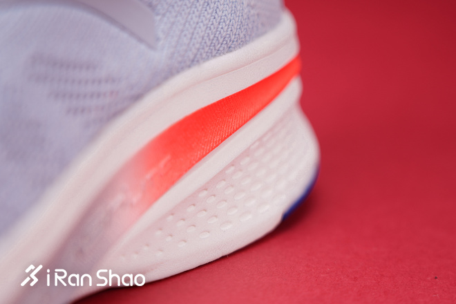 跑鞋 | “氢”舟已过万重山 FLASHLITE 安踏氢跑鞋