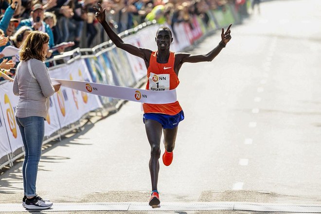 跑马十年 川内终成职业选手 | 跑圈十件事