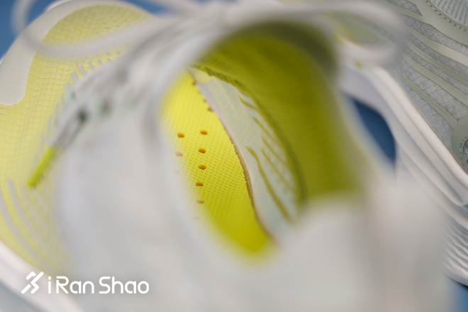 跑鞋 | “氢”舟已过万重山 FLASHLITE 安踏氢跑鞋