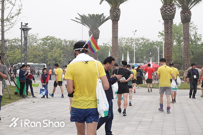 在扬州跑马拉松时，一个小时会有多短暂？