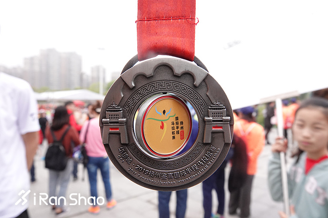 在扬州跑马拉松时，一个小时会有多短暂？