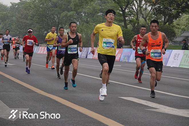 在扬州跑马拉松时，一个小时会有多短暂？