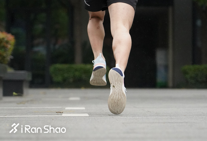 跑鞋 | “氢”舟已过万重山 FLASHLITE 安踏氢跑鞋