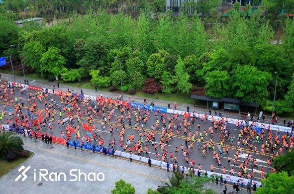 万人快闪歌颂祖国 “璧山孝子”受邀观赛丨2019璧山国际半马雨中开跑