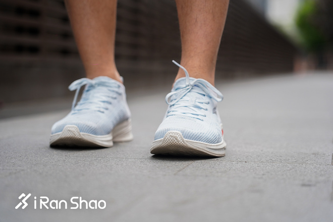 跑鞋 | “氢”舟已过万重山 FLASHLITE 安踏氢跑鞋