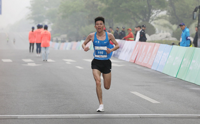 田径亚锦赛万米 多布杰亚洲第五丨跑圈十件事