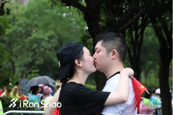 万人快闪歌颂祖国 “璧山孝子”受邀观赛丨2019璧山国际半马雨中开跑