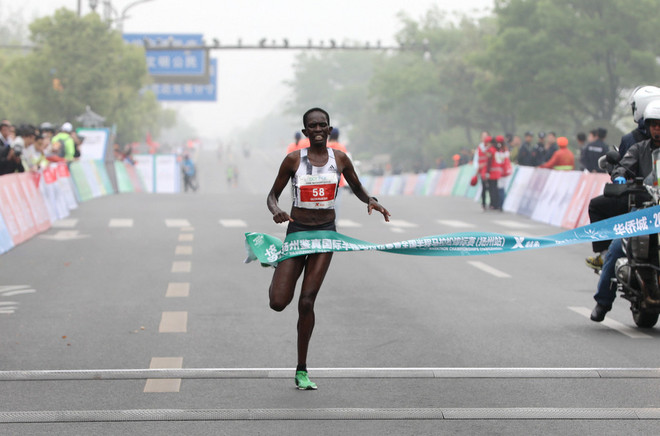 田径亚锦赛万米 多布杰亚洲第五丨跑圈十件事