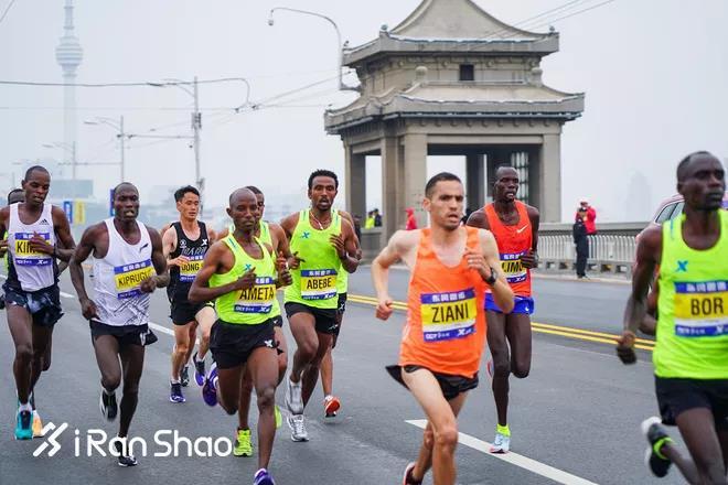 男子马拉松室内记录连续四年被刷新丨跑圈十件事