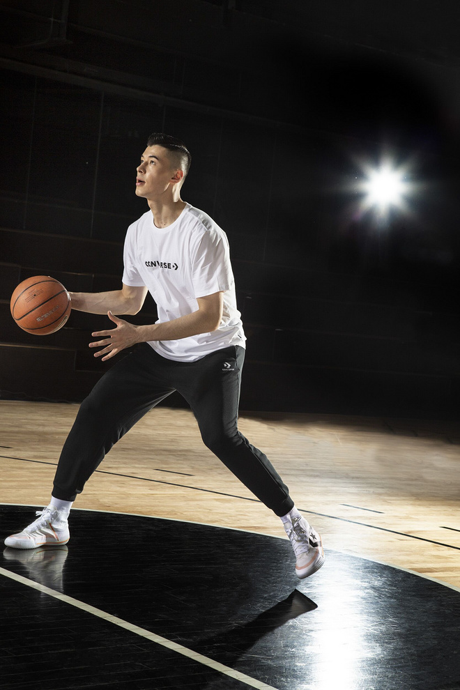 阿不都沙拉木·阿不都热西提正式加入Converse家族