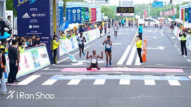 田径亚锦赛万米 多布杰亚洲第五丨跑圈十件事