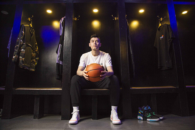 阿不都沙拉木·阿不都热西提正式加入Converse家族