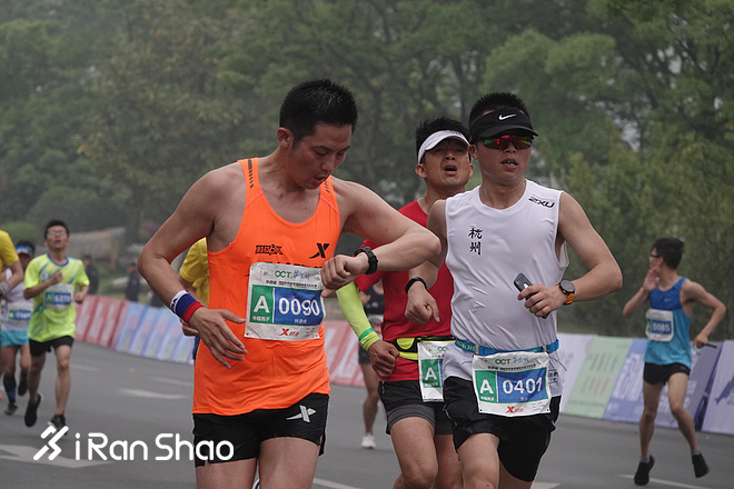 在扬州跑马拉松时，一个小时会有多短暂？