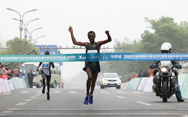 田径亚锦赛万米 多布杰亚洲第五丨跑圈十件事