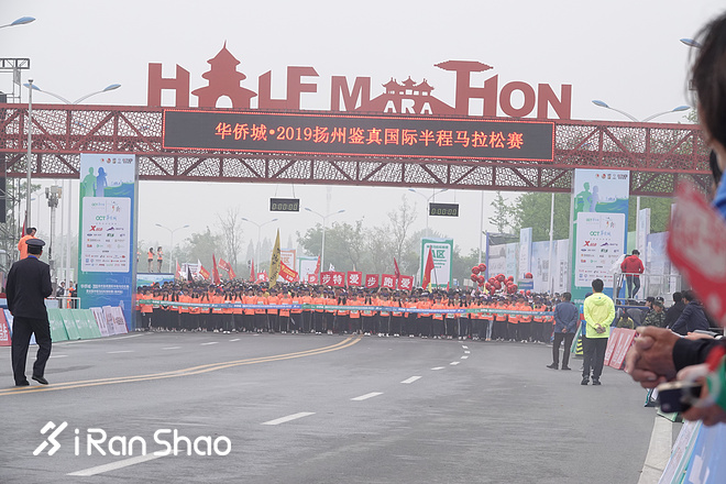 在扬州跑马拉松时，一个小时会有多短暂？