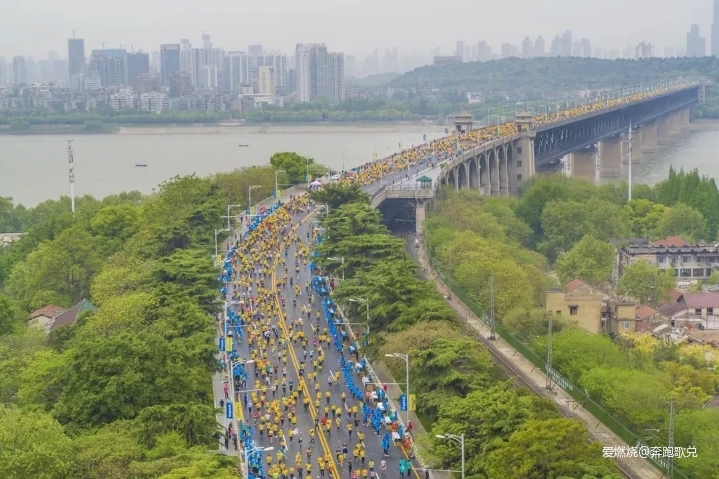 威武汉马“都挺好” ——2019武汉马拉松跑记