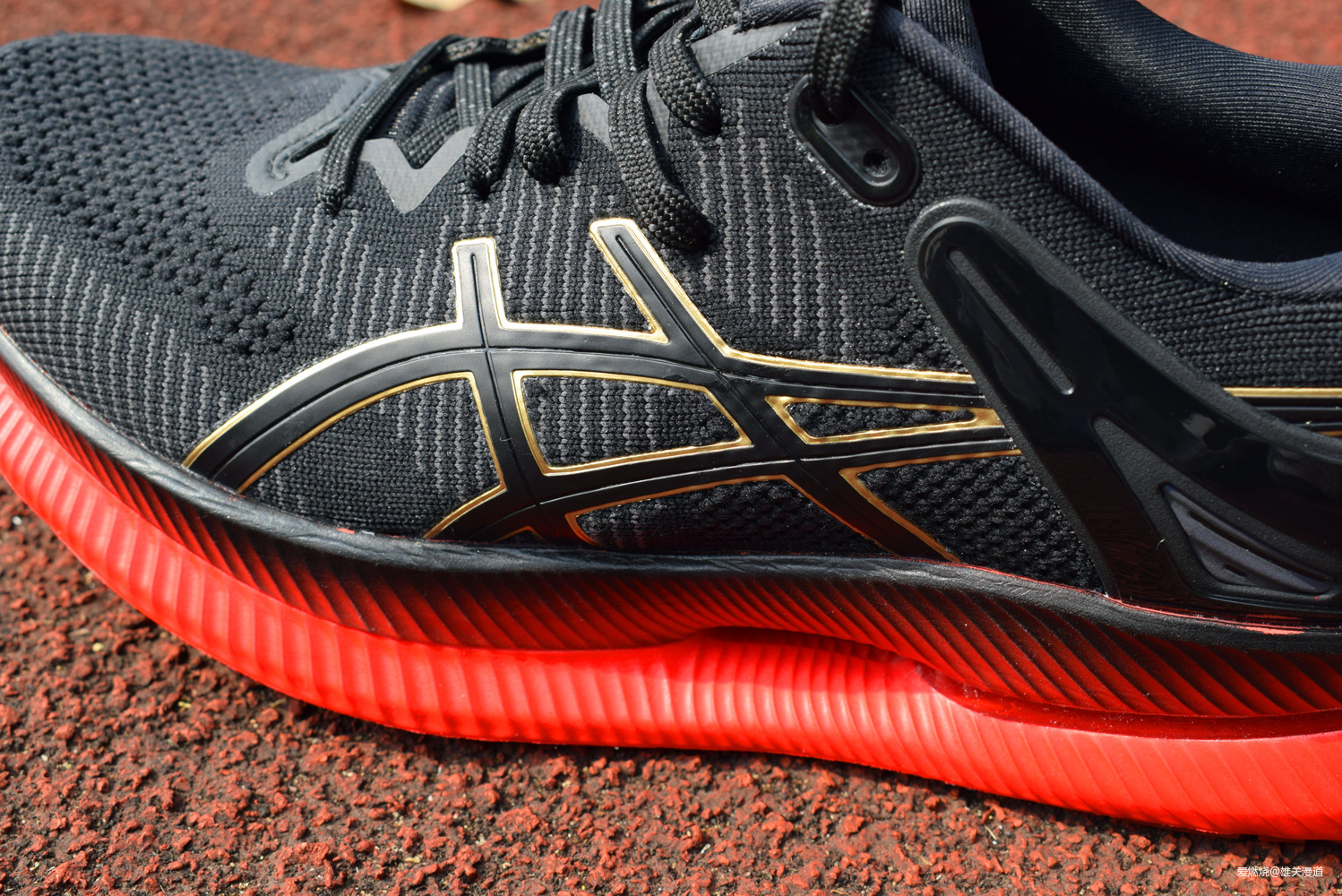 “概念”跑鞋，“滚”向未来——Asics MetaRide跑鞋