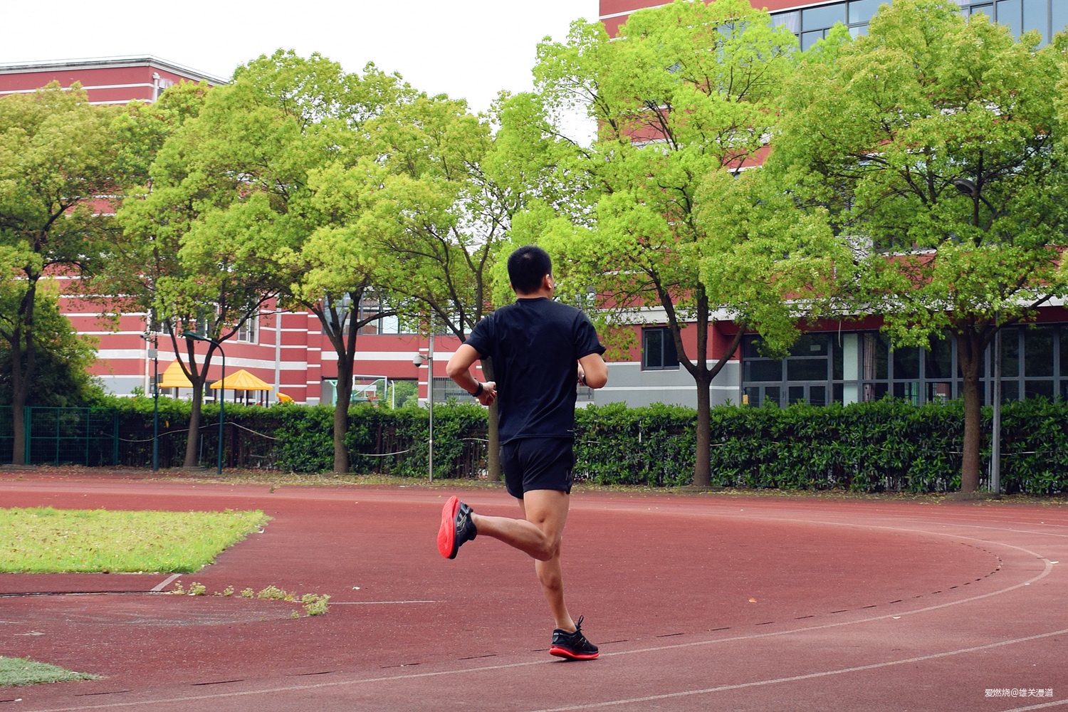 “概念”跑鞋，“滚”向未来——Asics MetaRide跑鞋