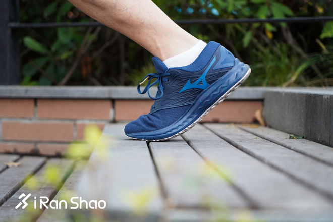 跑鞋| 指引方向的 MIZUNO WAVE POLARIS