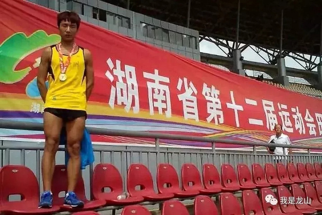 徐州首马2:13斩获季军，彭建华如何半年内跃居全国第三