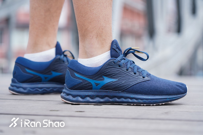 跑鞋| 指引方向的 MIZUNO WAVE POLARIS