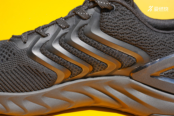 开箱 | 匹克态极1.0PLUS天择近距离视角观看