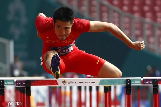 谢文骏，你怎么穿着刘翔的衣服？