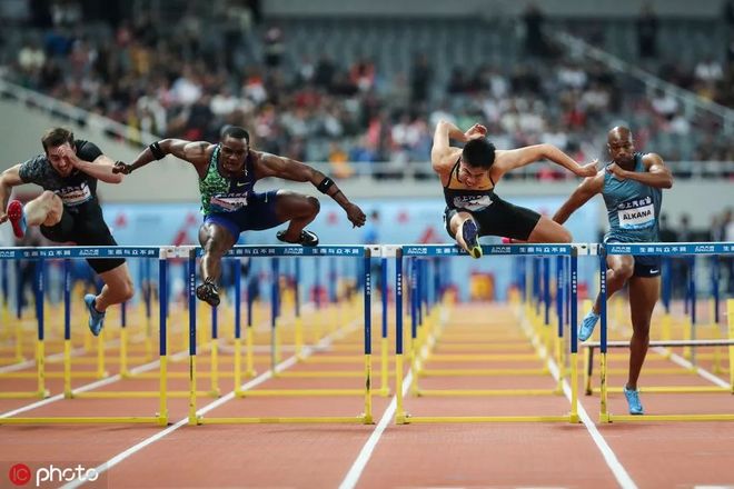 谢文骏，你怎么穿着刘翔的衣服？