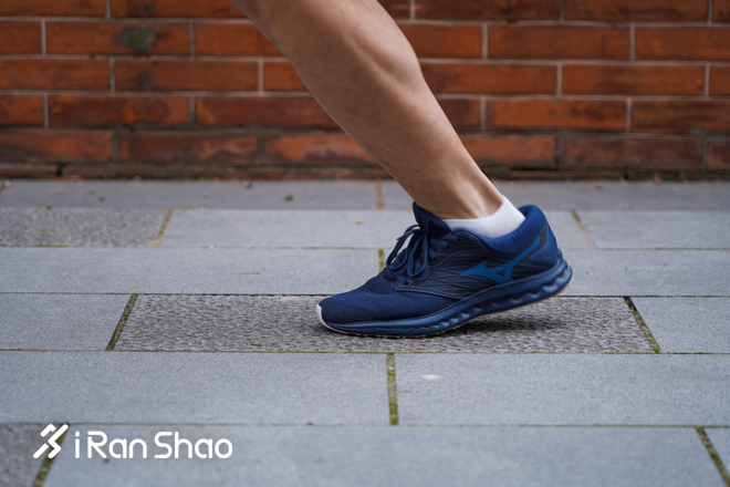 跑鞋| 指引方向的 MIZUNO WAVE POLARIS