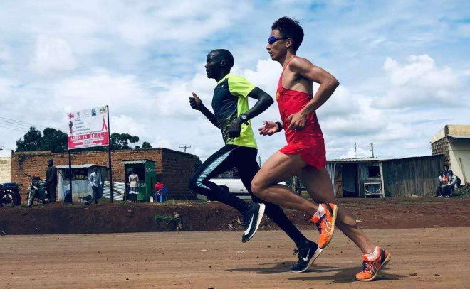 徐州首马2:13斩获季军，彭建华如何半年内跃居全国第三