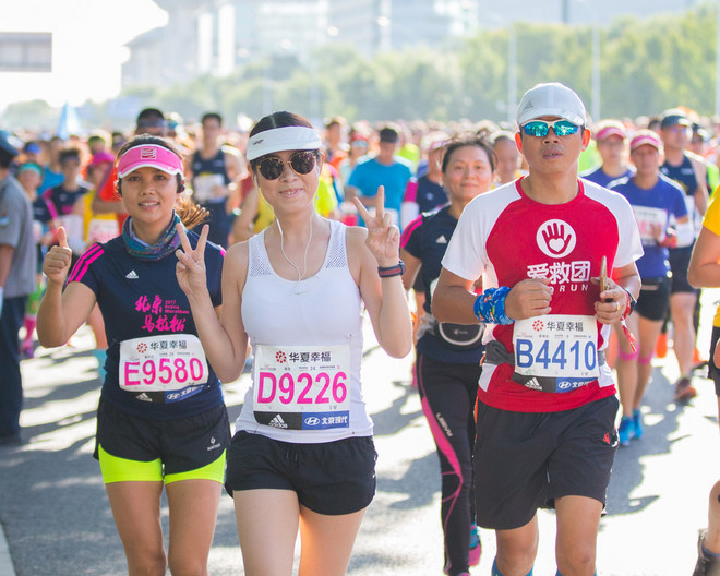 川内优辉十年恋爱马拉松跑进婚姻殿堂|跑圈十件事