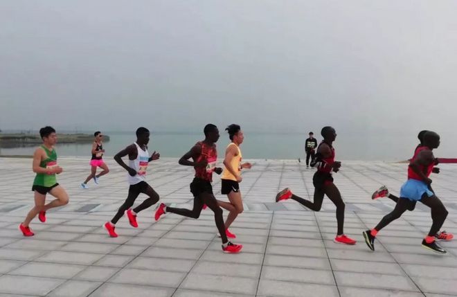 燃动苏城丨顺龙建设2019苏州湾马拉松（第三届苏州女王跑®）完美收官！