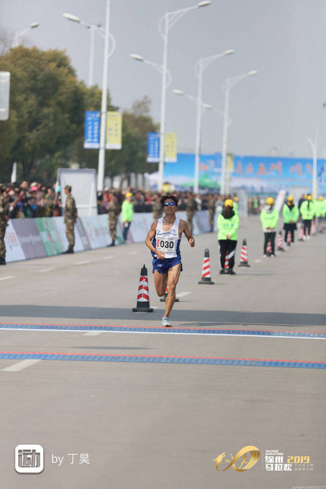 徐州首马2:13斩获季军，彭建华如何半年内跃居全国第三