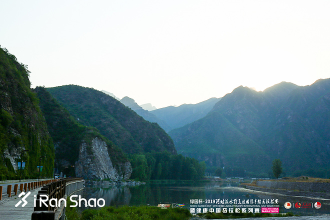 穿山越河，4500人“撒野”开跑