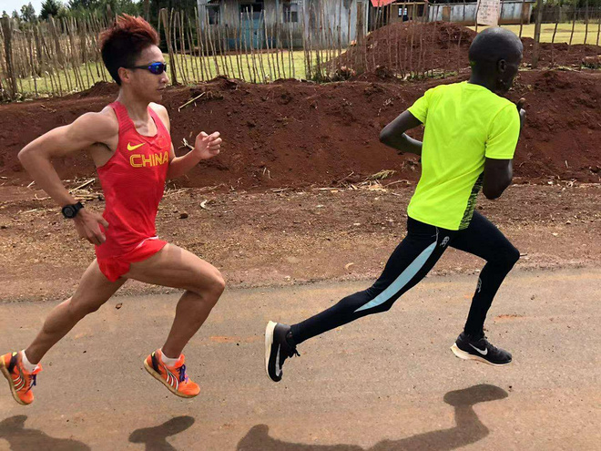 徐州首马2:13斩获季军，彭建华如何半年内跃居全国第三